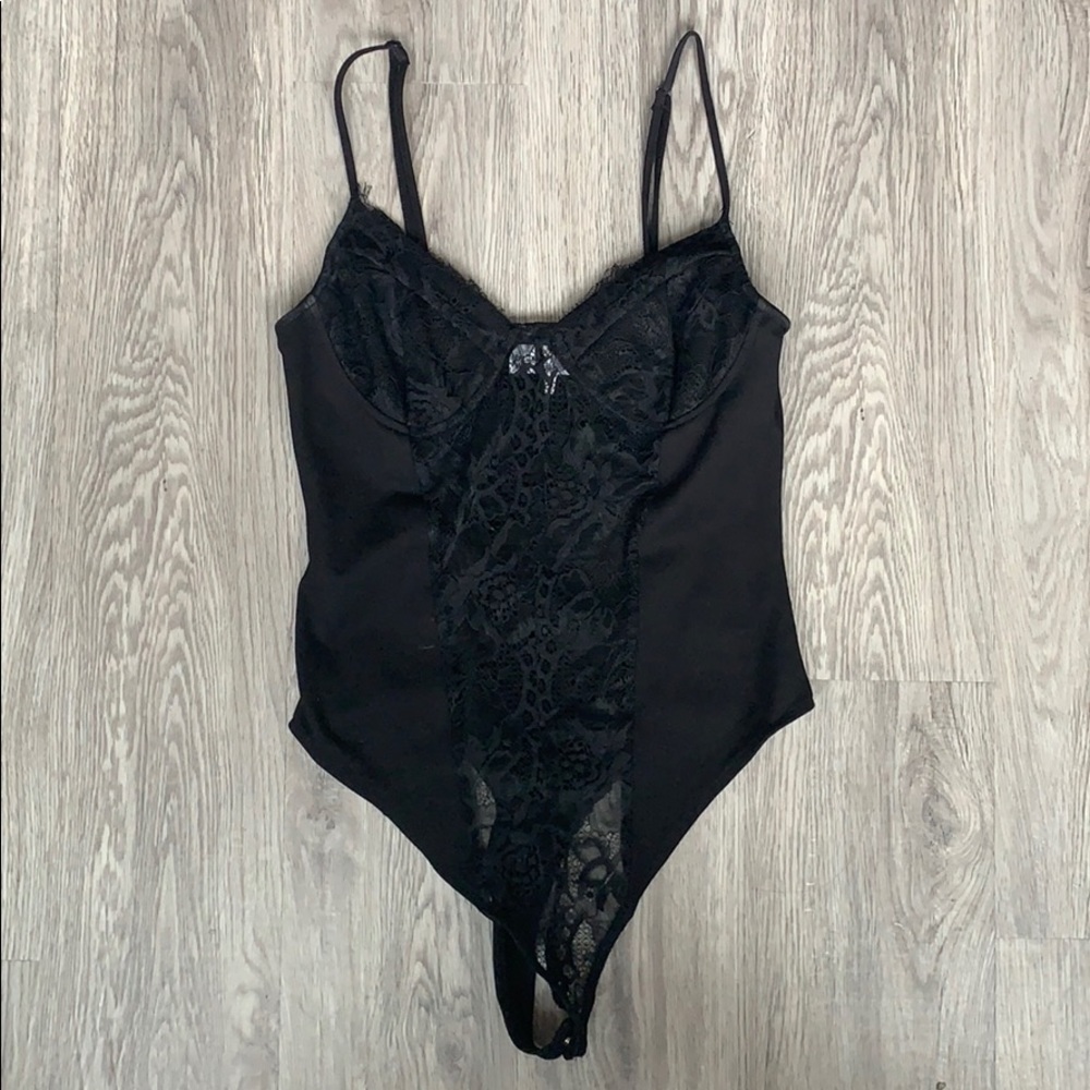 BY THE WAY. JEANNIE LACE BODYSUIT